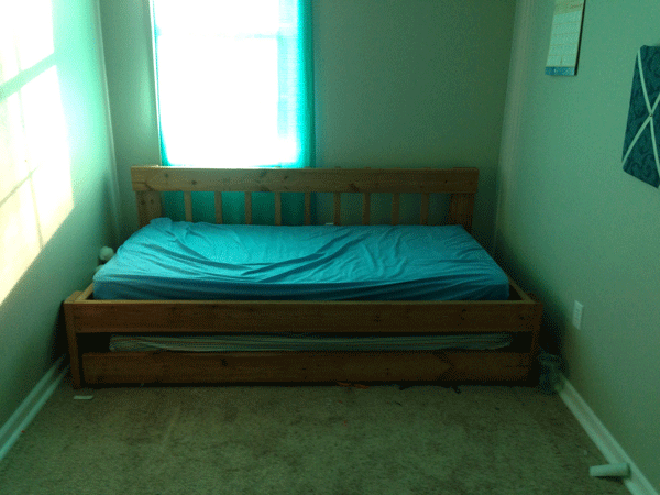 DIY trundle bed design